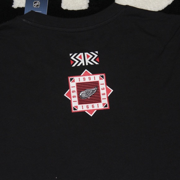 Red Wings Playmaker Long Sleeve Tee - Picture 11 of 11